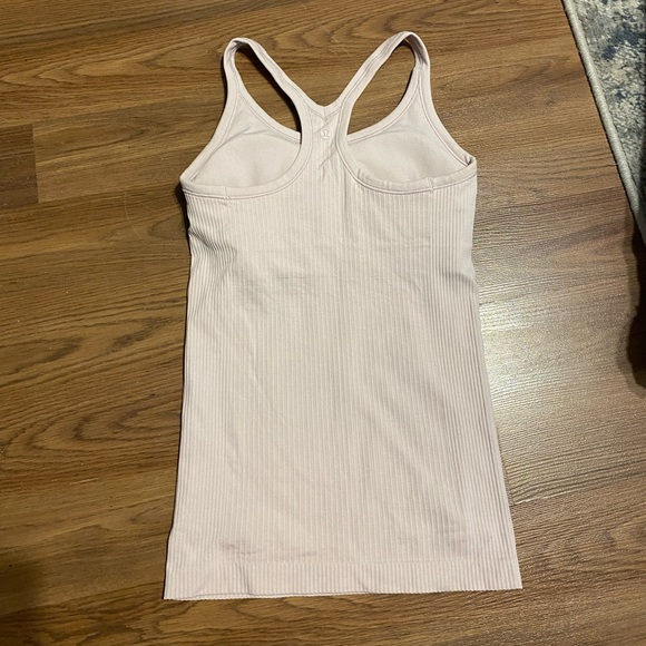 Lulu lemon workout top - Picture 2 of 4